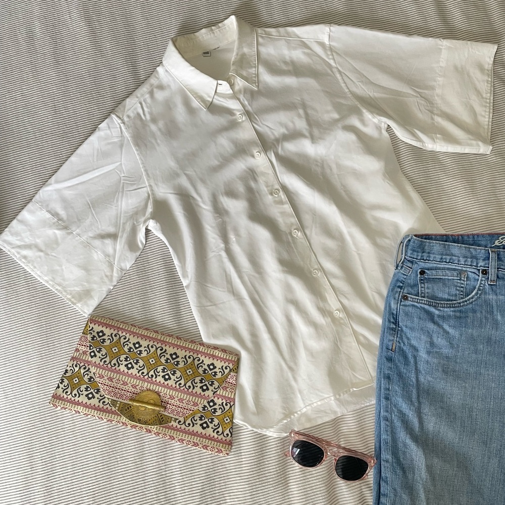 UNIQLO Woman’s Button Down Shirt | White | Size S - M